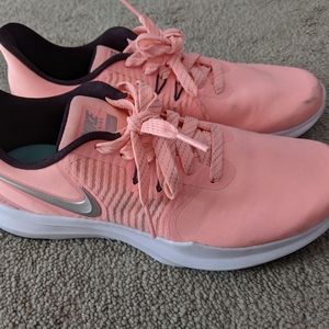 NIKE pink womens TR8 training shoe size 7.5
